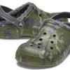 Crocs Baya gevoerde klomp met fleecevoering en camouflageprint, unisex 205975-97G