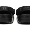 Crocs Classic Clog Cozy ademende strandsandalen zwart 207142-001