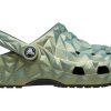 Crocs Classic Iridescent Geometric Clog “Groen” 209841-001
