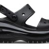 Crocs Mega Crush Sandaal “Zwart” 207989-001