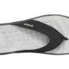 Crocs Reviva slippers wit zwart 205715-060
