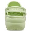 Crocs (WMNS) Klassieke platformklomp “Celery” 206750-335