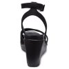 Crocs (WMNS) Leigh II Cross Strap Ankle Wedge Sandalen “Zwart” 204950-060