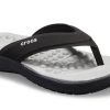 Crocs (WMNS) Reviva-slippers zwart 205473-060