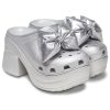 Crocs (WMNS) Siren Metallic Bow Clogs “Zilver” 210050-0P1