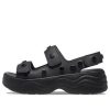 Crocs (WMNS) Skyline sandalen met studs “Zwart” 209025-001